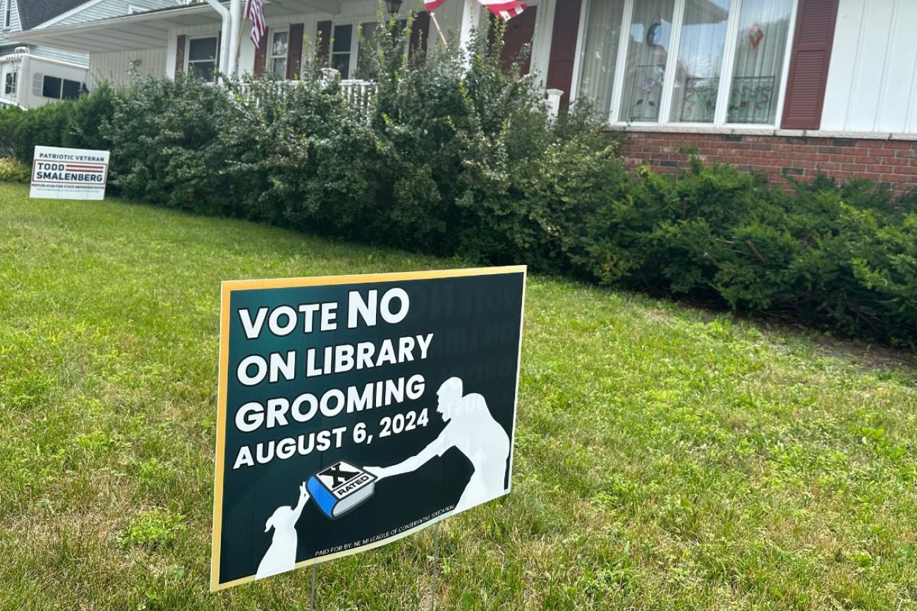 A sign to vote no on the library 