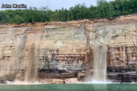 pictured rocks 