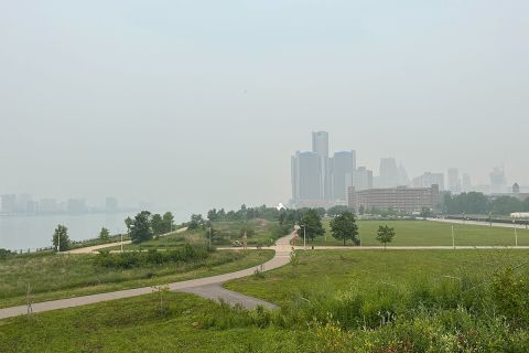 hazy sky in detroit