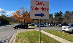 A sign that says "Early Vote Here"